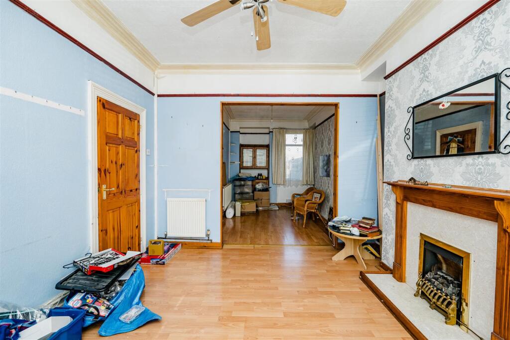 St. Marys Avenue, Barry - Image 5