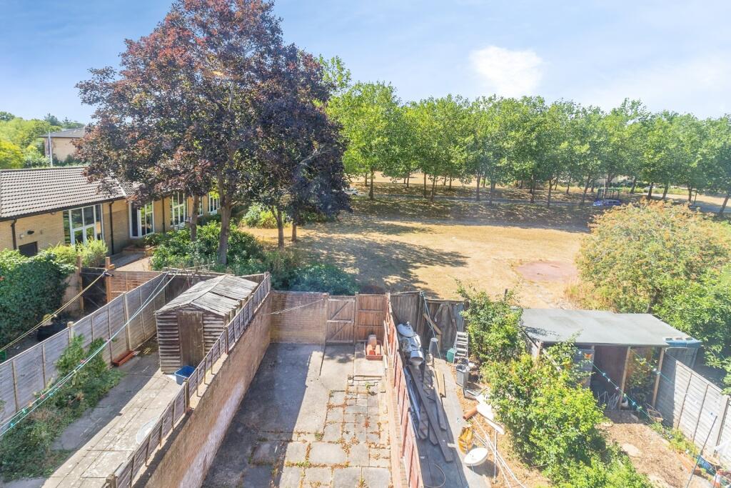 Stonecrop Place, Conniburrow, Milton Keynes, Buckinghamshire, MK14 - Image 3