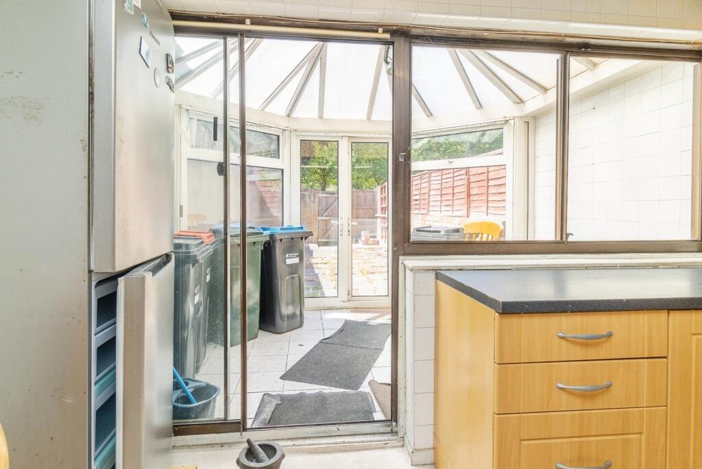 Stonecrop Place, Conniburrow, Milton Keynes, Buckinghamshire, MK14 - Image 6