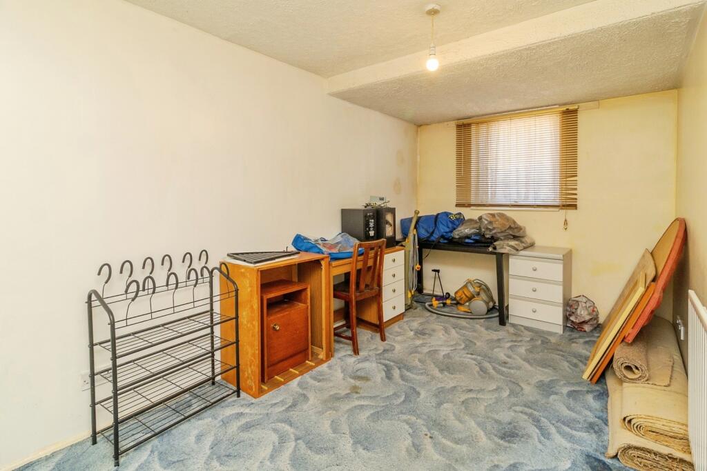 Stonecrop Place, Conniburrow, Milton Keynes, Buckinghamshire, MK14 - Image 8