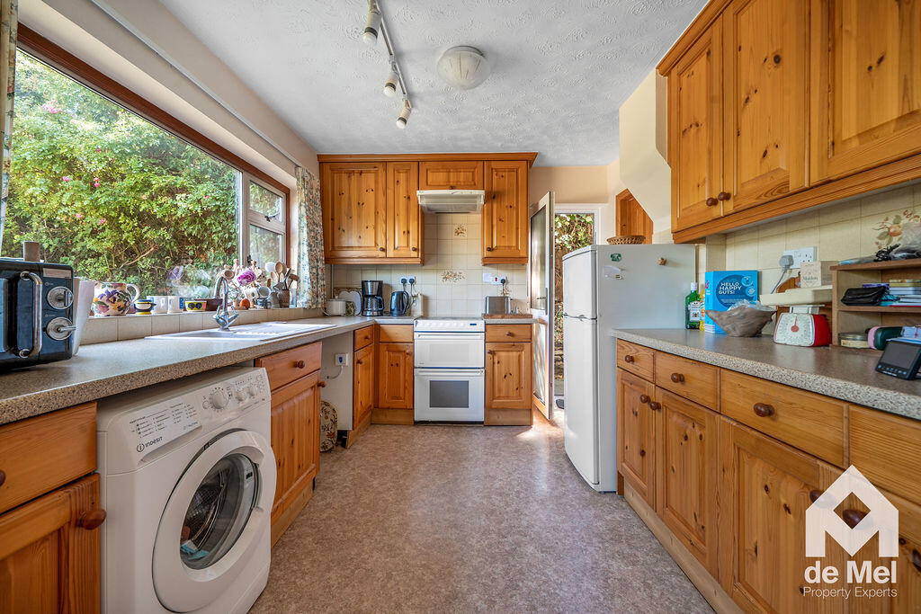 Teddington, Tewkesbury - Image 3