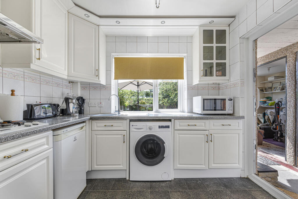 Glenhurst Avenue, Bexley - Image 7