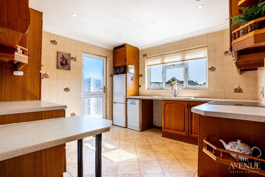 Heath Road, Orsett Heath - Image 2