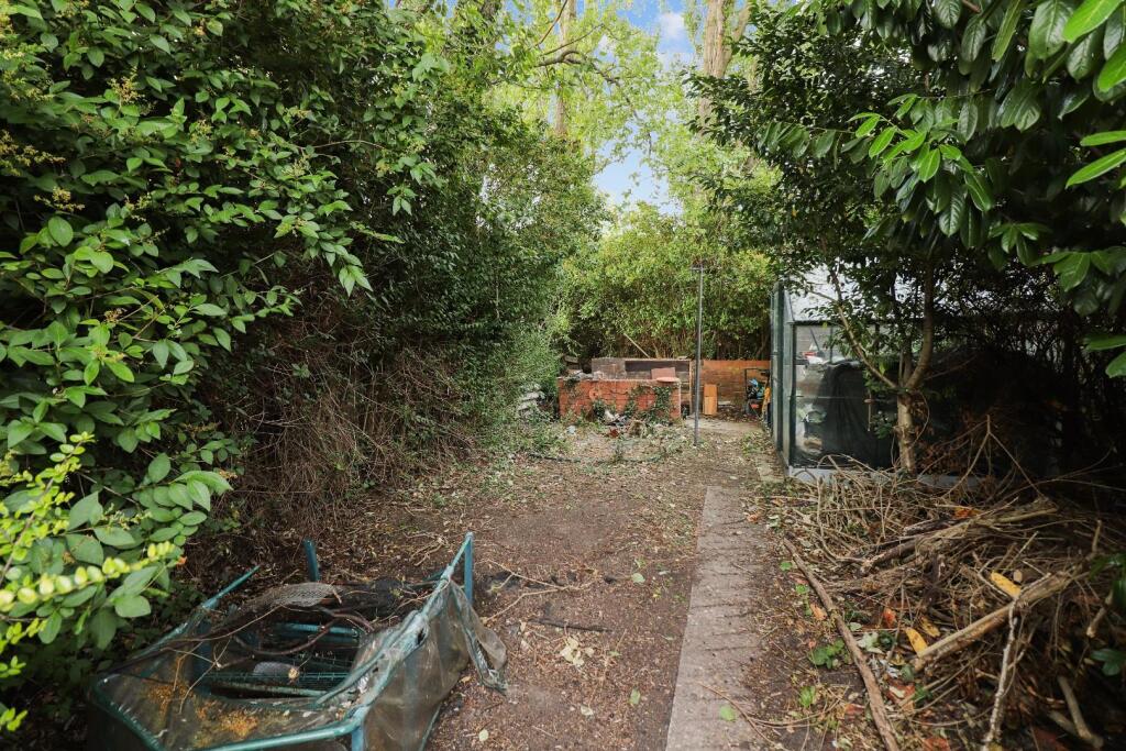Clifton Crescent, Handsworth, Sheffield - Image 23