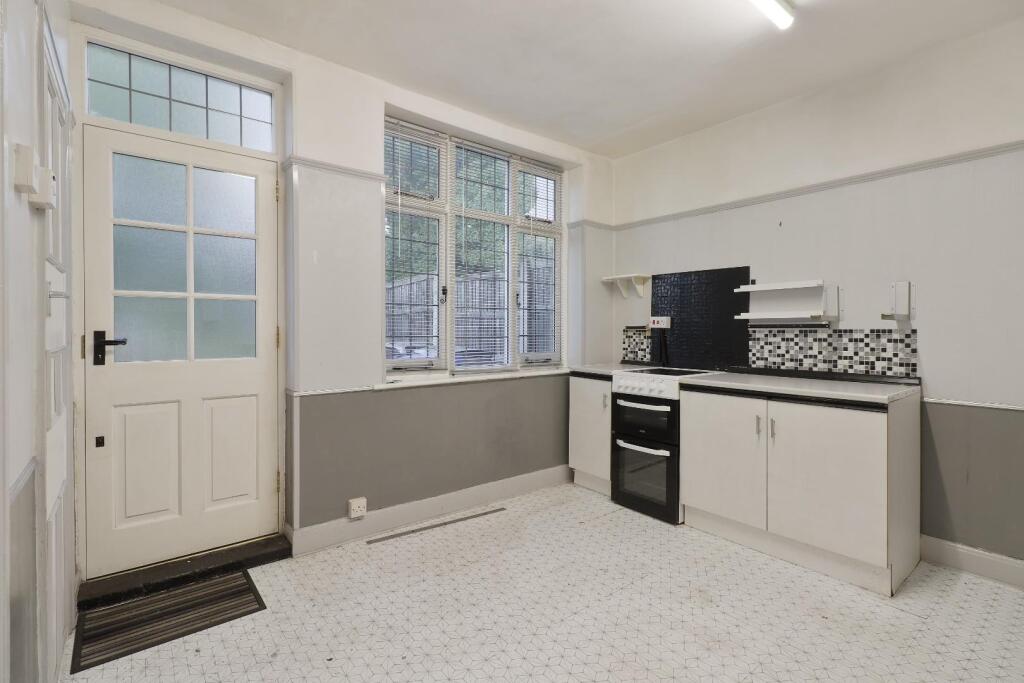 Clifton Crescent, Handsworth, Sheffield - Image 3