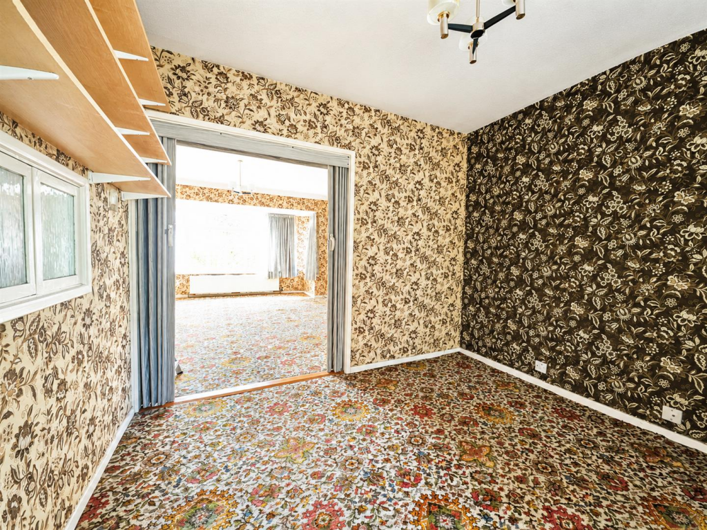 Roselands Avenue, Hoddesdon, EN11 - Image 8
