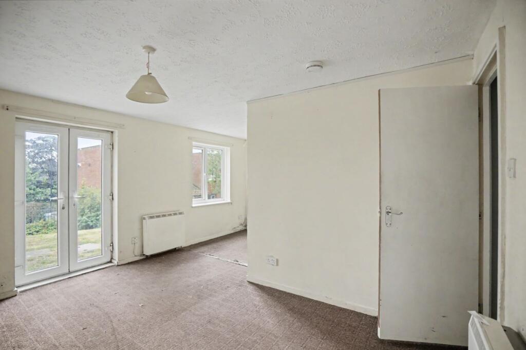 7 Mallard Court, Bradford, West Yorkshire, BD8 0NU - Image 2