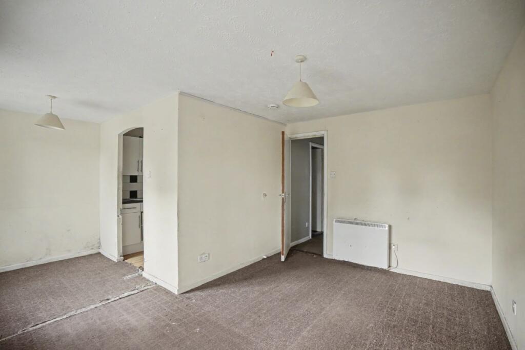 7 Mallard Court, Bradford, West Yorkshire, BD8 0NU - Image 3