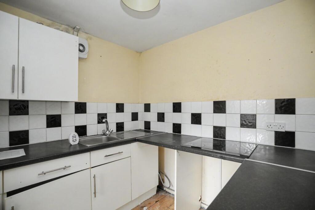 7 Mallard Court, Bradford, West Yorkshire, BD8 0NU - Image 7