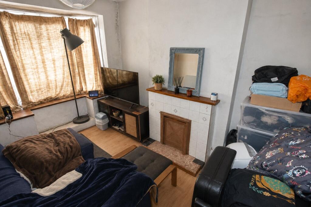 Garrard Close, Bexleyheath, DA7 - Image 2