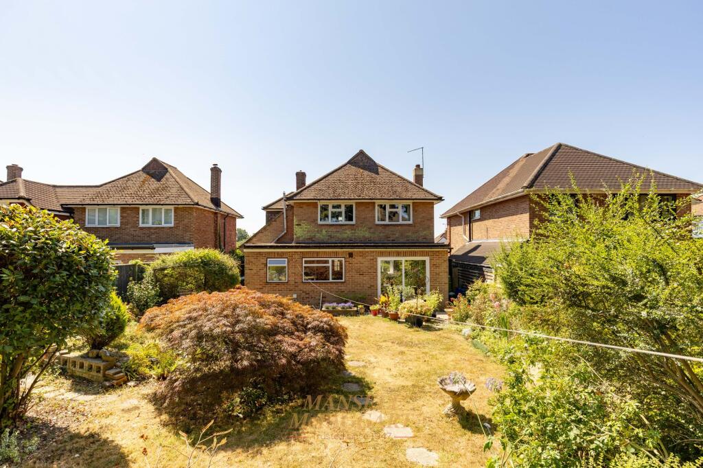 Crossways Avenue, East Grinstead, RH19 - Image 2