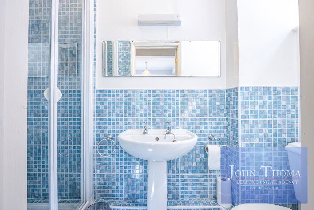 Hollycroft, Grove Lane, Chigwell, Essex - Image 13