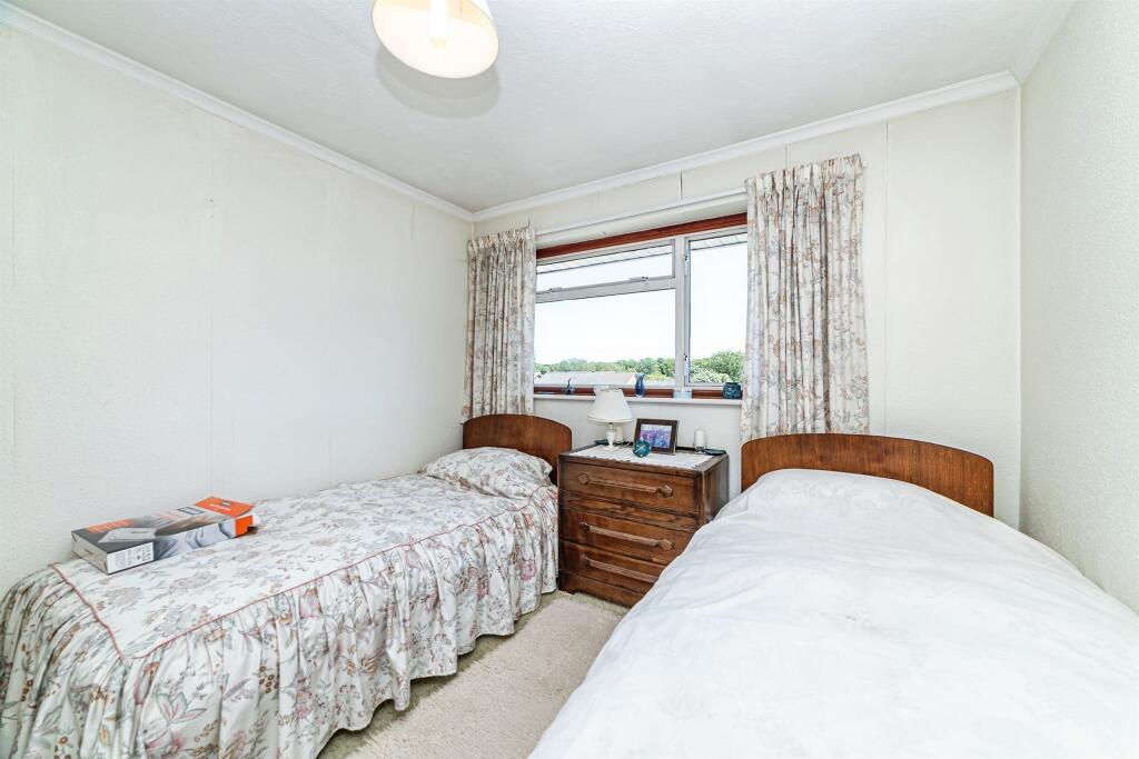 Britten Road, Basingstoke - Image 12
