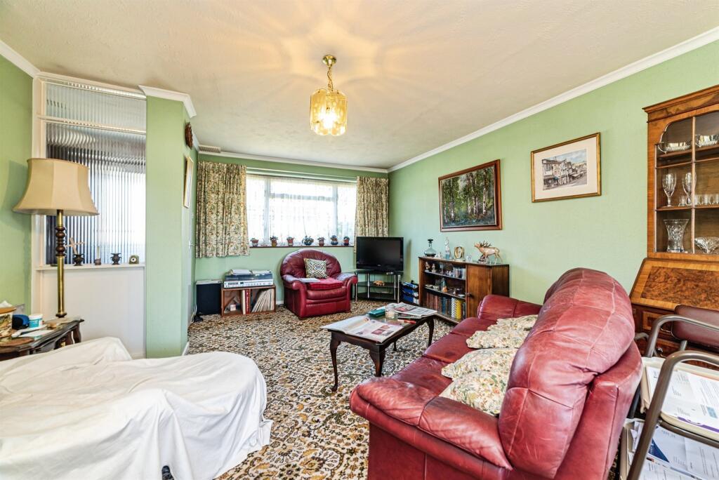 Britten Road, Basingstoke - Image 5