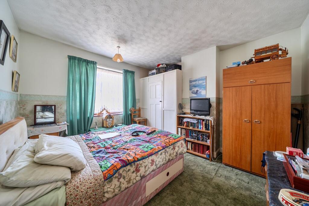 Ampthill Road, Shefford, SG17 - Image 12