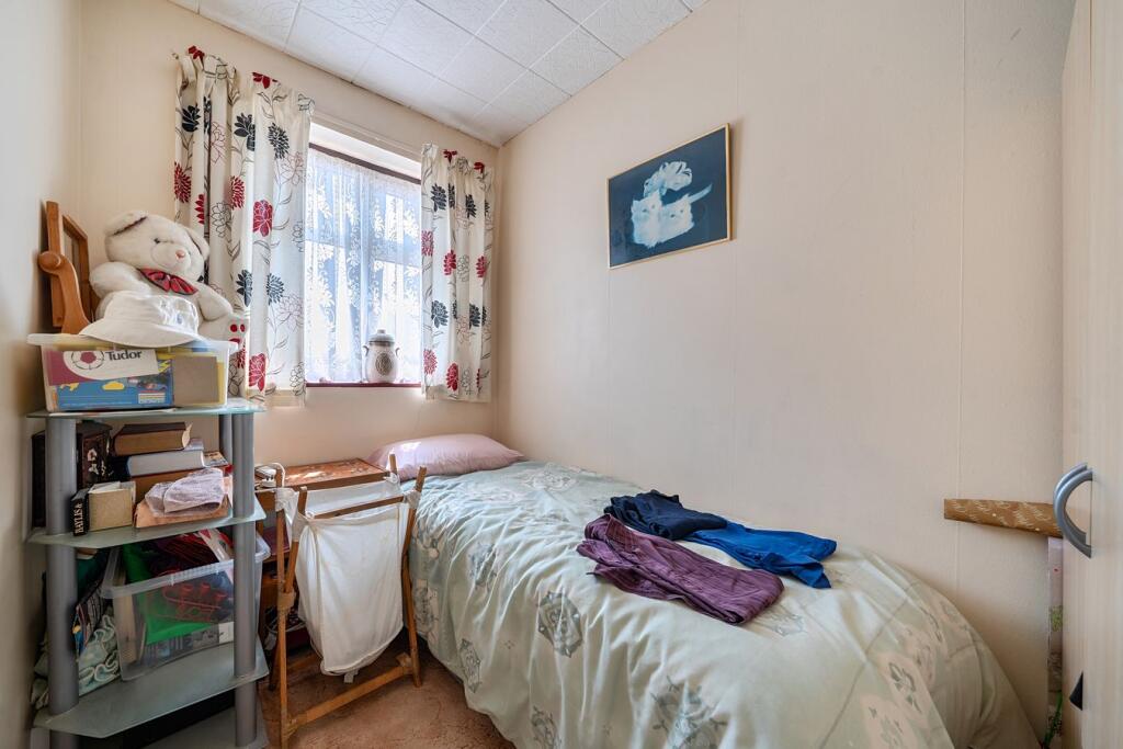 Ampthill Road, Shefford, SG17 - Image 16