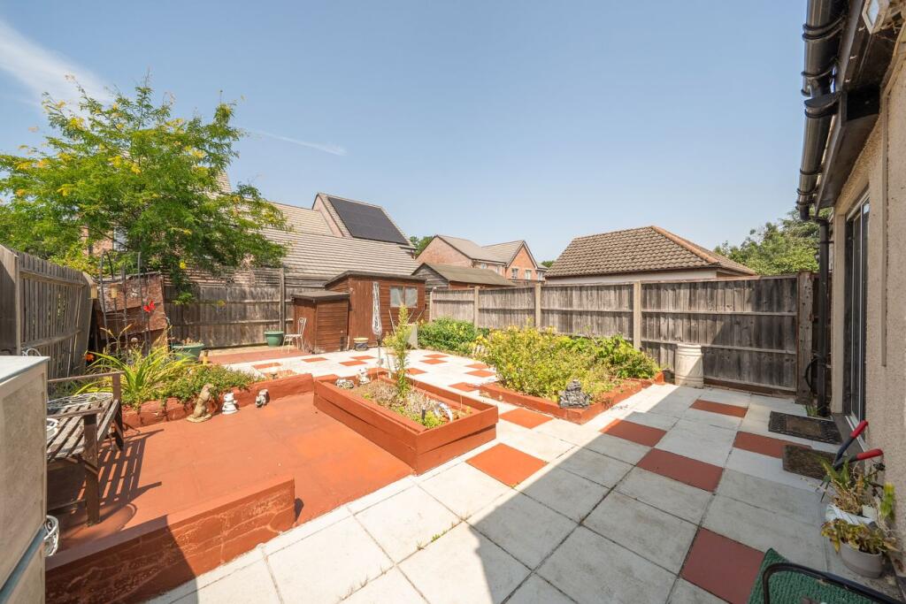 Ampthill Road, Shefford, SG17 - Image 20