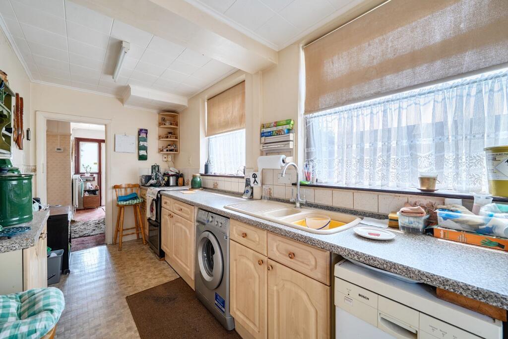 Ampthill Road, Shefford, SG17 - Image 9