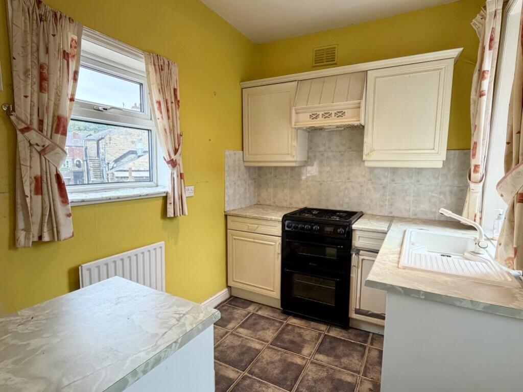 Bromwich Road, Sheffield, South Yorkshire, S8 - Image 3