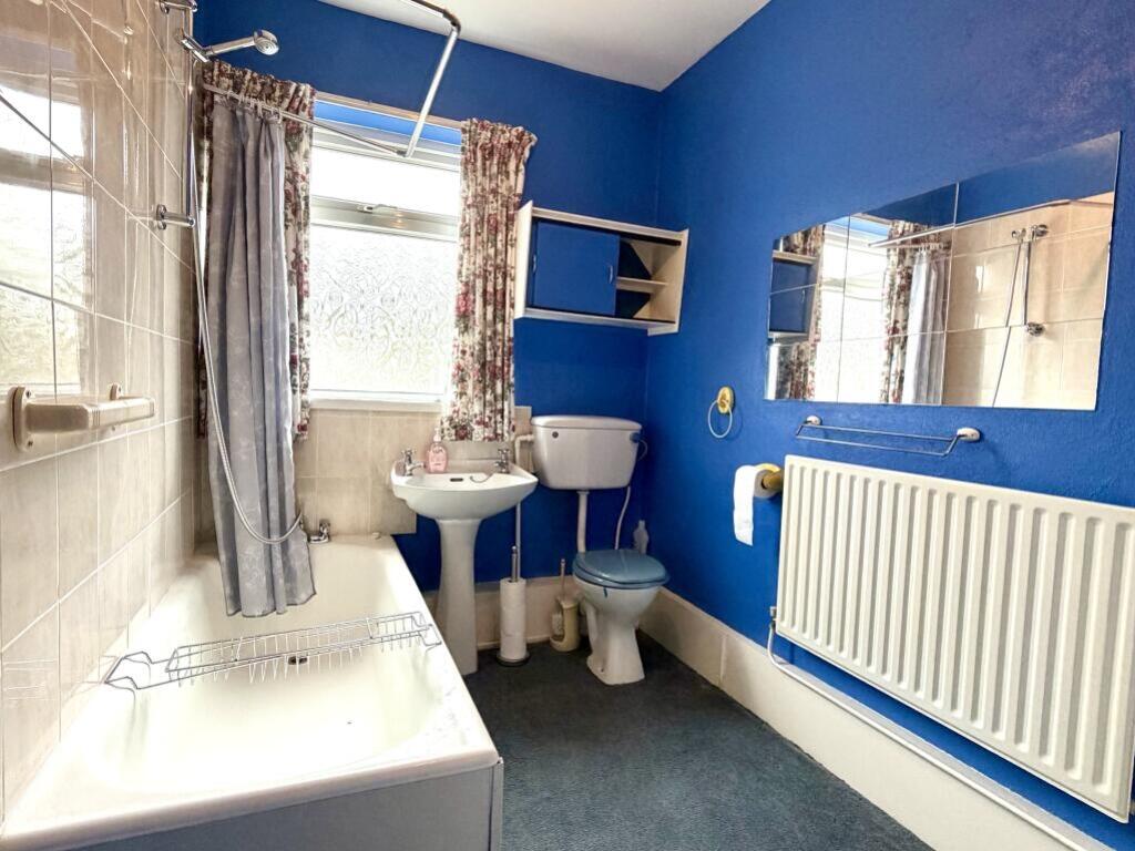 Bromwich Road, Sheffield, South Yorkshire, S8 - Image 4