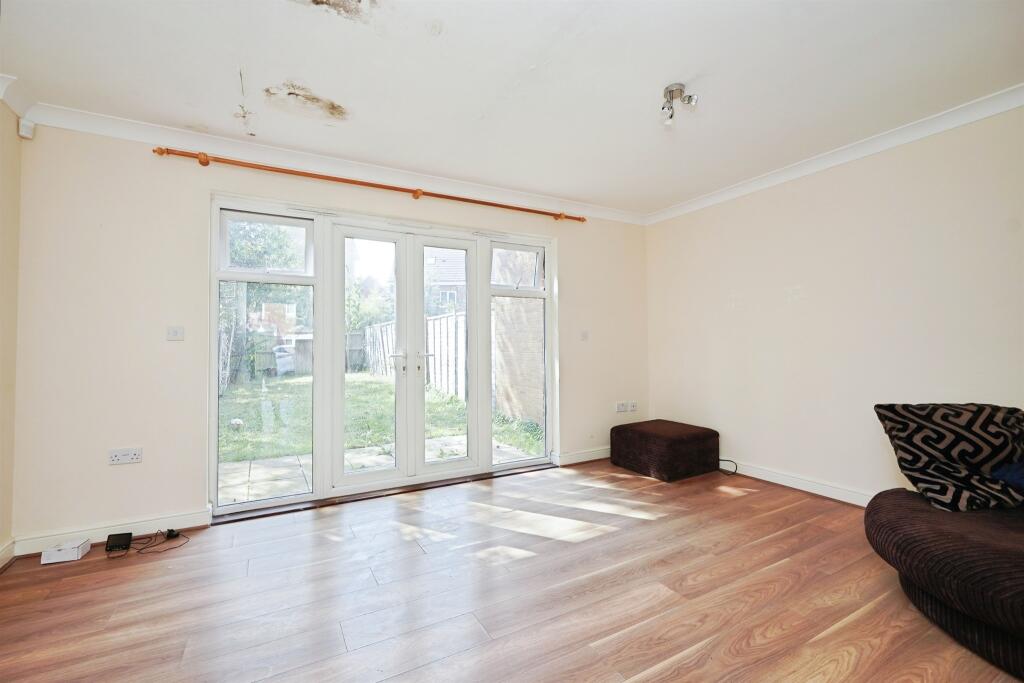 Richmond Meech Drive, Kennington, Ashford - Image 3