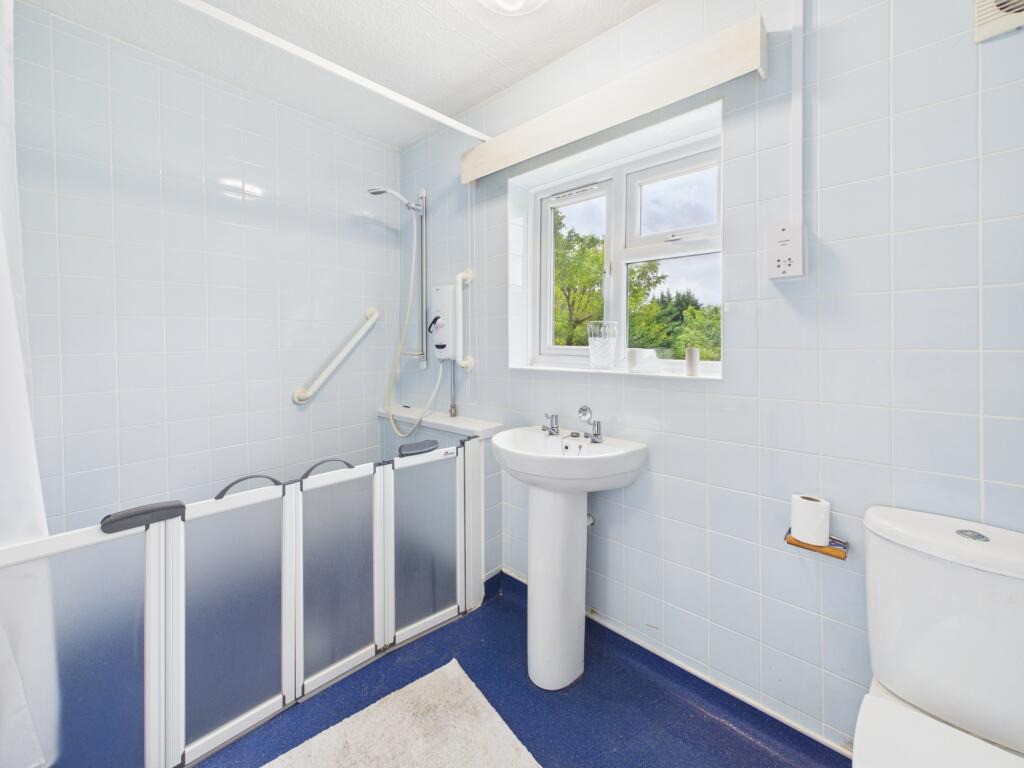 Thorpe Road, Peterborough, Cambridgeshire - Image 12