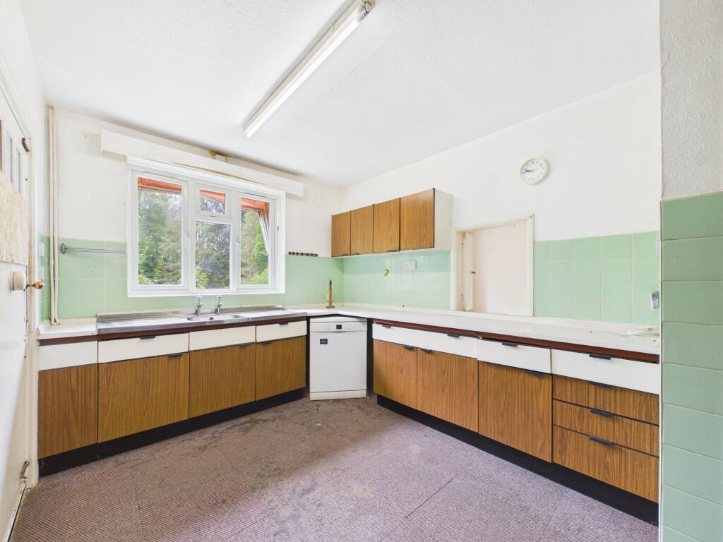 Thorpe Road, Peterborough, Cambridgeshire - Image 5