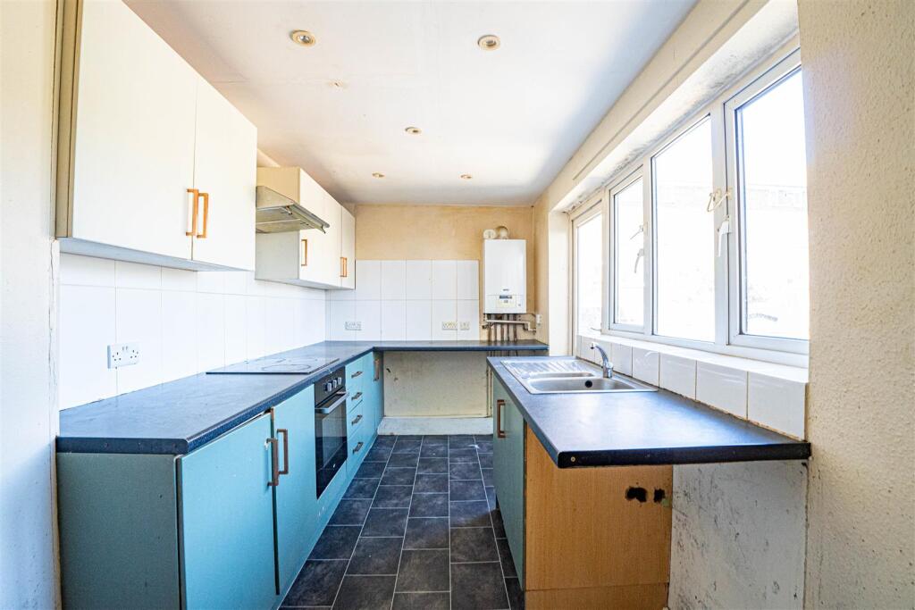 West View, Hastings - Image 4