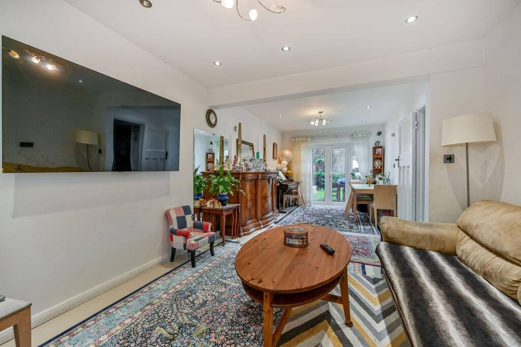 Mogden Lane, Hounslow, Isleworth, TW7 - Image 2