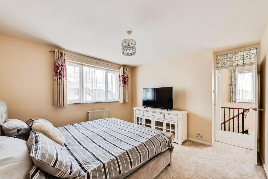 Pound Lane, Swindon - Image 7