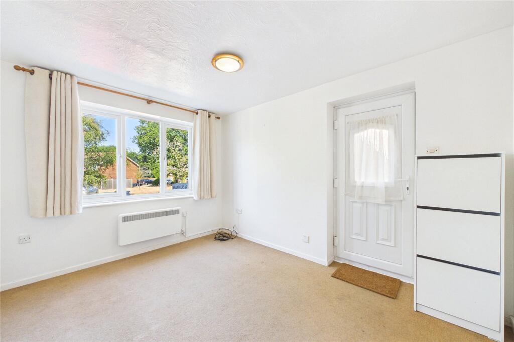 The Orchard, Lightwater, Surrey, GU18 - Image 6