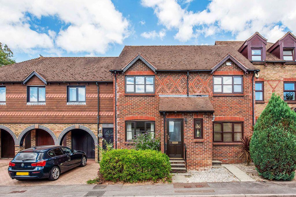 Woodlands Lane, Chichester - Image 2