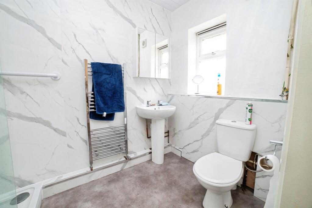 Roberts Drive, Alfreton - Image 11