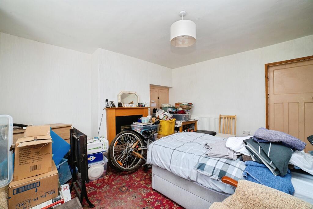 Roberts Drive, Alfreton - Image 6