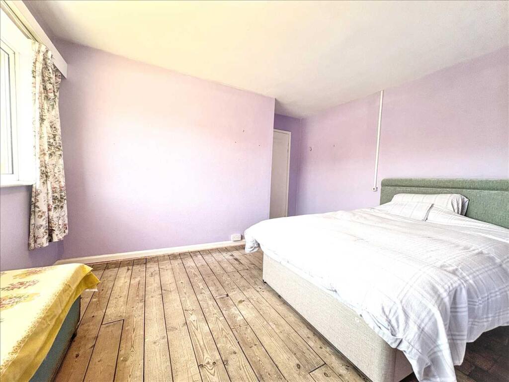 Beacon Drive, Kirkby In Ashfield - Image 11