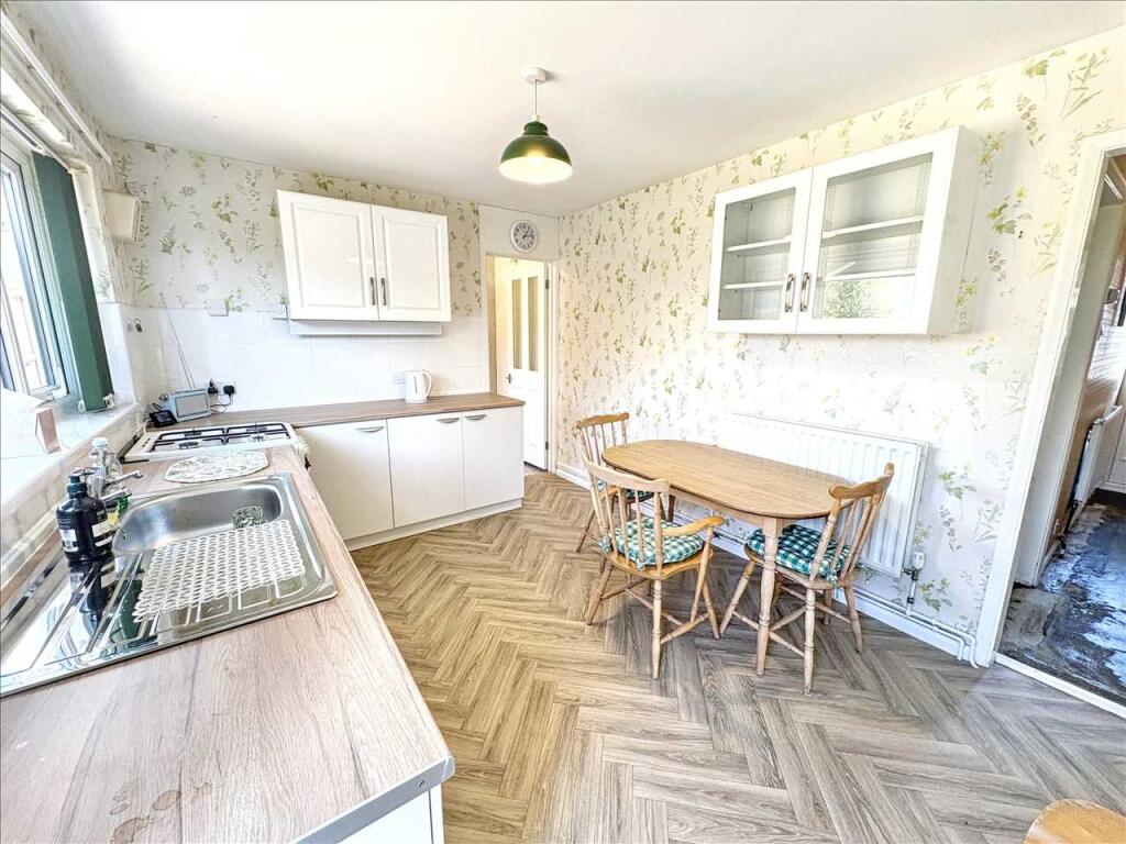 Beacon Drive, Kirkby In Ashfield - Image 4