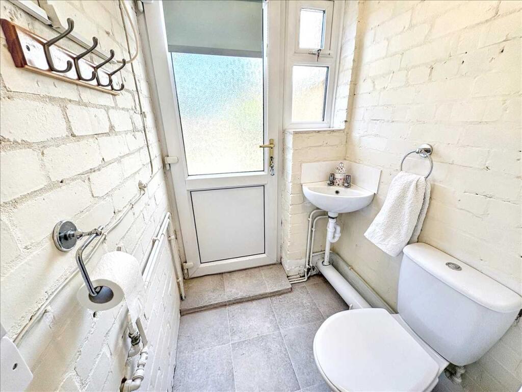 Beacon Drive, Kirkby In Ashfield - Image 6