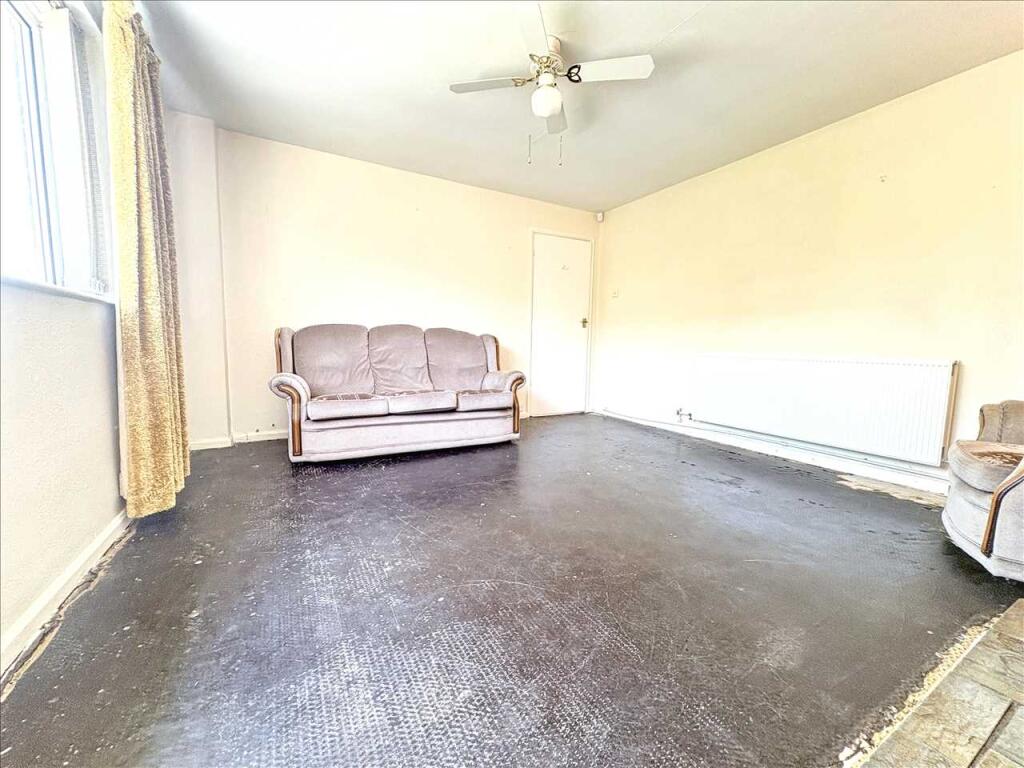 Beacon Drive, Kirkby In Ashfield - Image 8