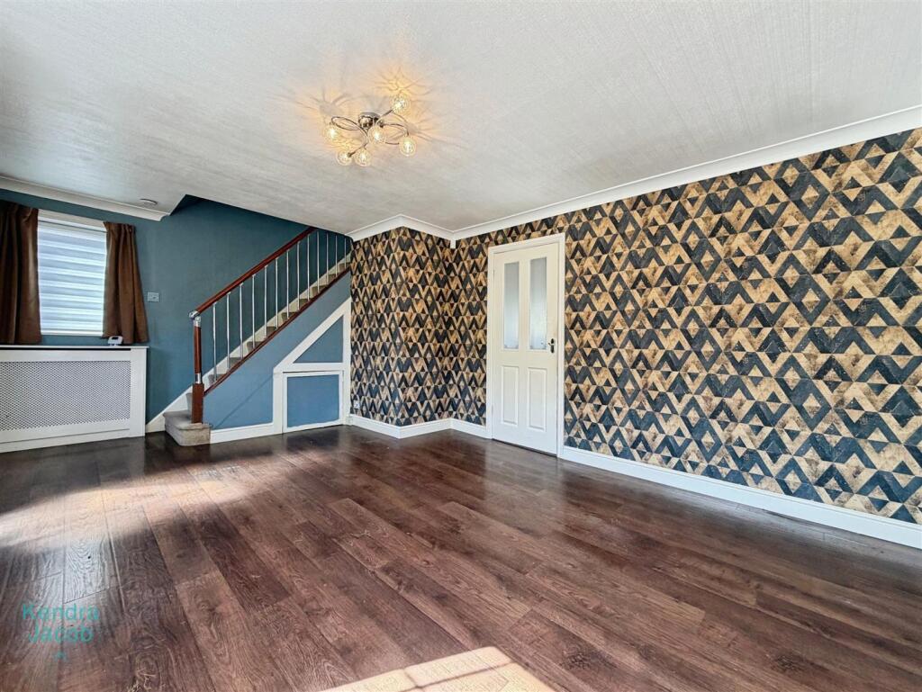 Herrick Drive, Worksop - Image 2