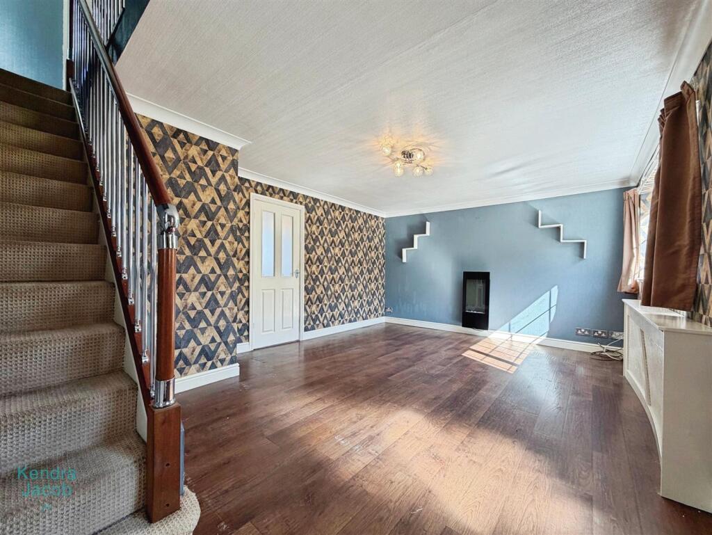 Herrick Drive, Worksop - Image 3