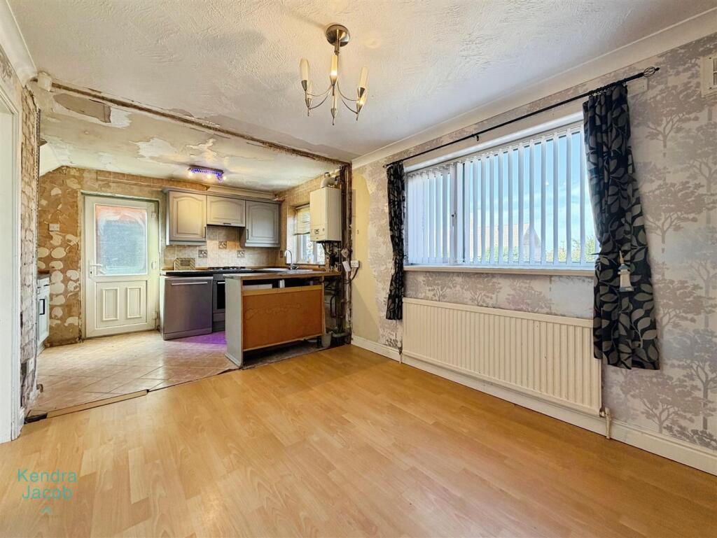 Herrick Drive, Worksop - Image 7