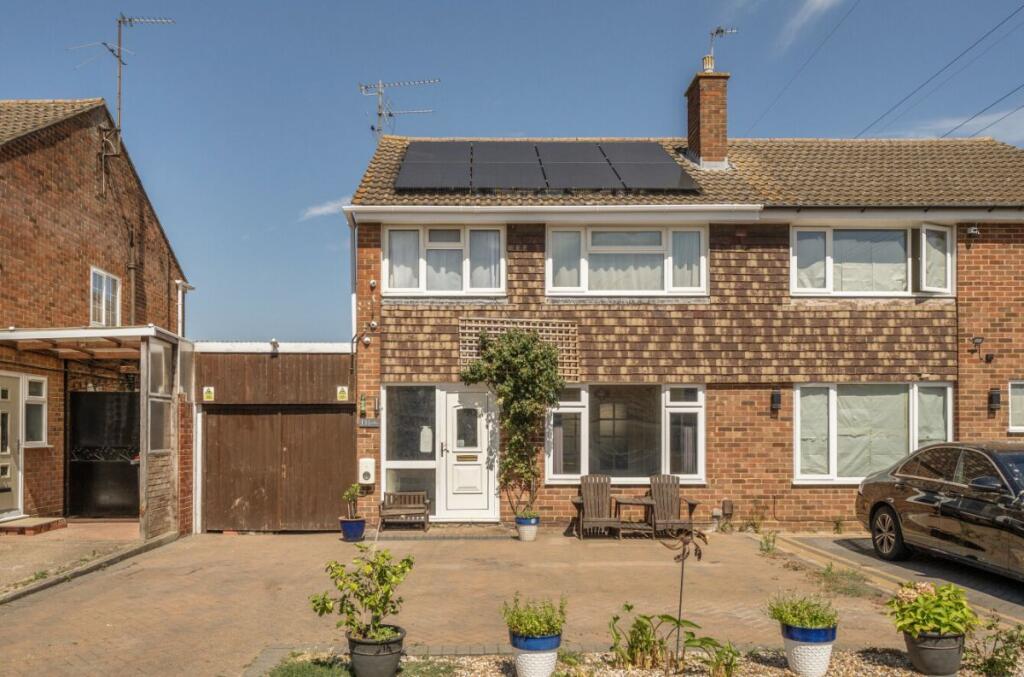 View property at Ormesby Way, Bedford