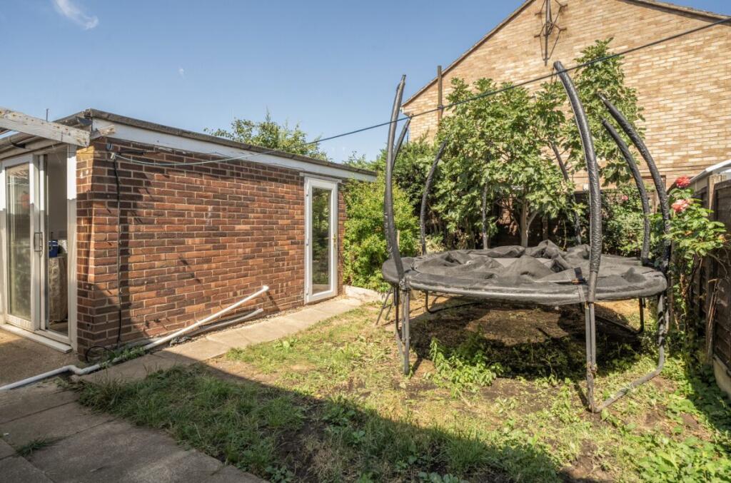 Ormesby Way, Bedford - Image 14