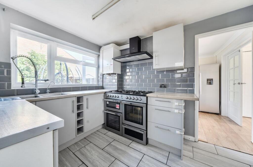 Ormesby Way, Bedford - Image 2