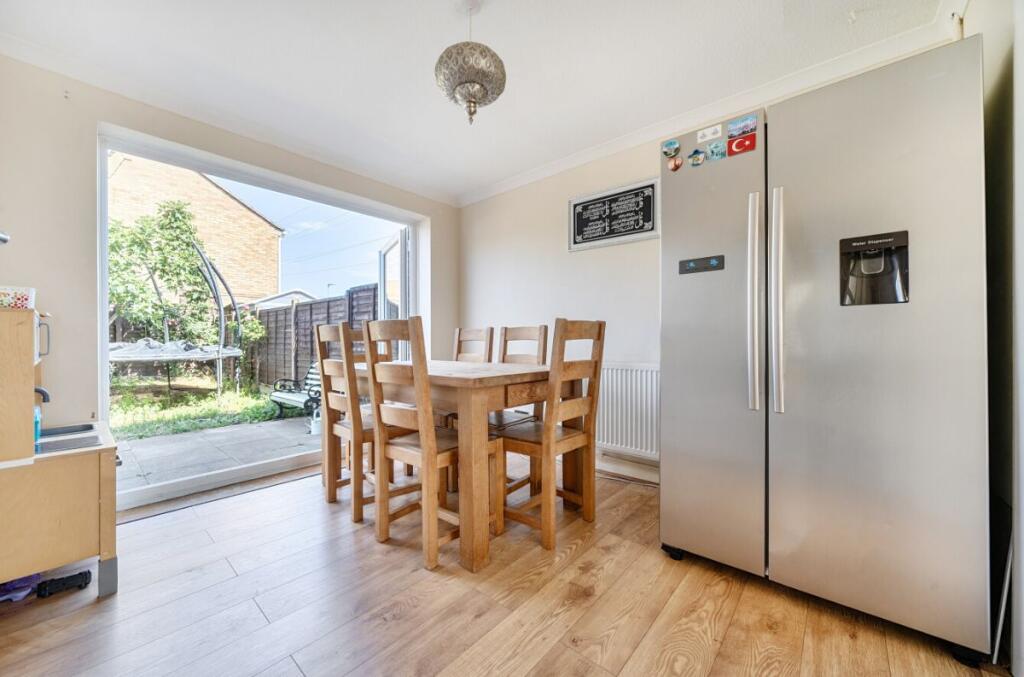 Ormesby Way, Bedford - Image 4