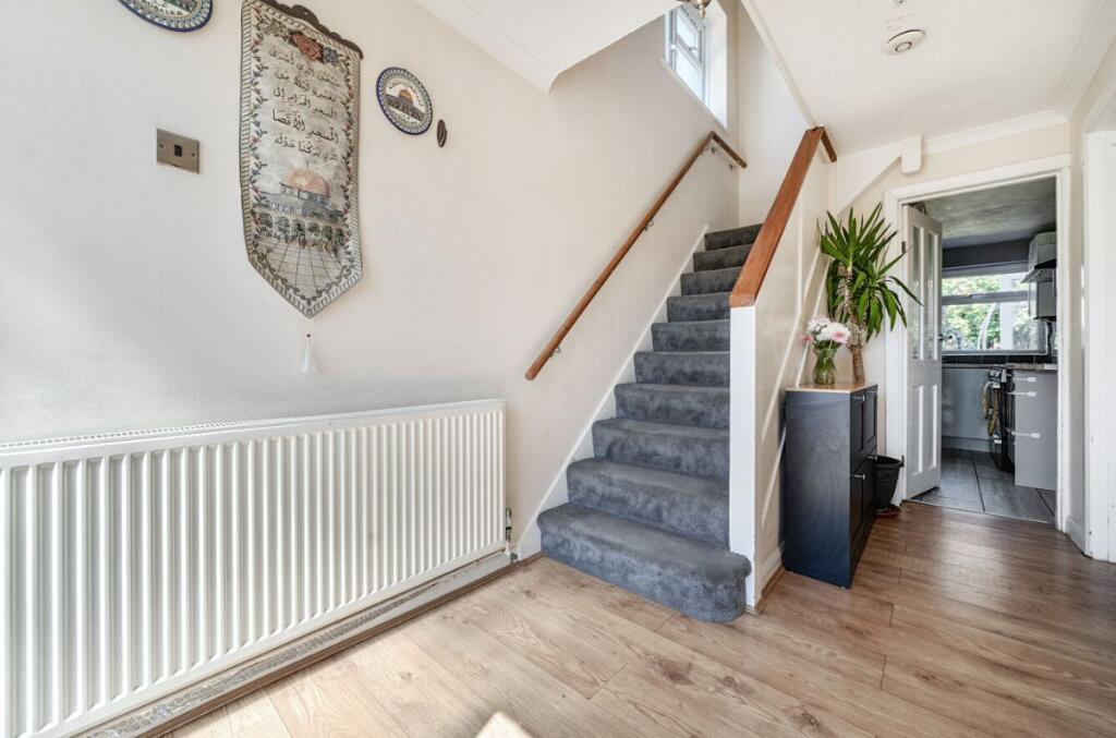Ormesby Way, Bedford - Image 7