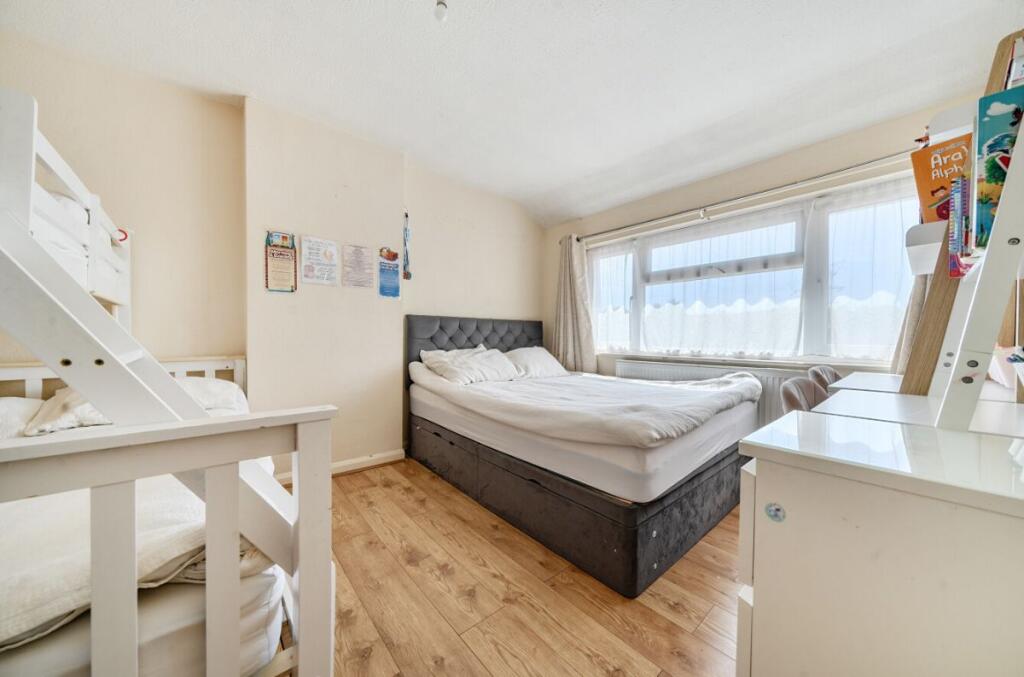 Ormesby Way, Bedford - Image 8