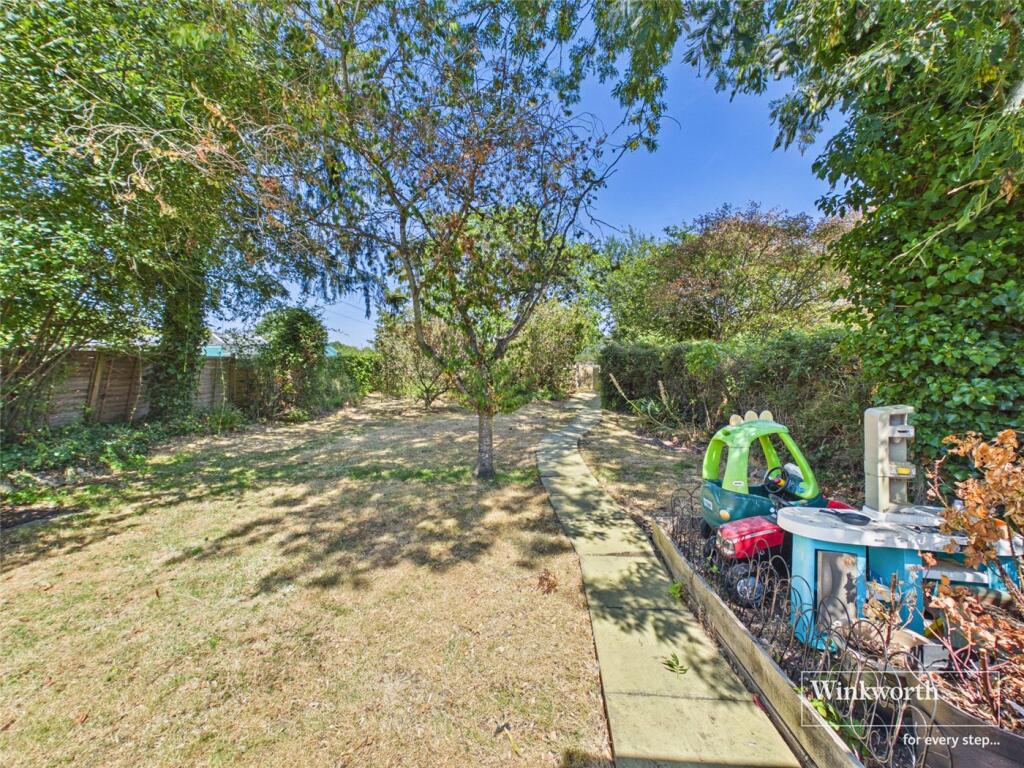 Hawthorn Cottages, Pump Lane, Grazeley, Reading, RG7 - Image 18