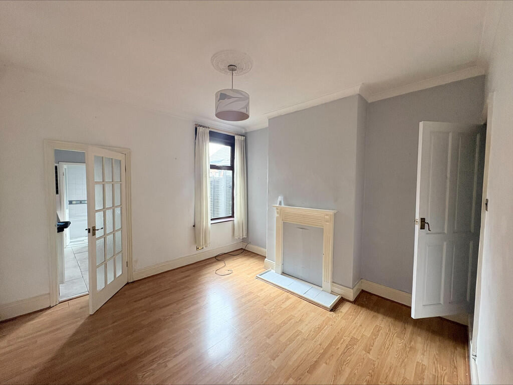 Wellington Street, Long Eaton, NOTTINGHAM - Image 4