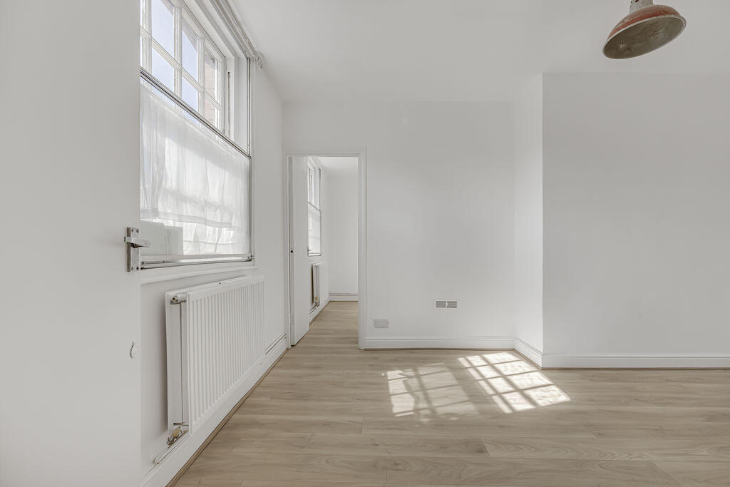 Cressy House, Stepney Green, E1 - Image 7